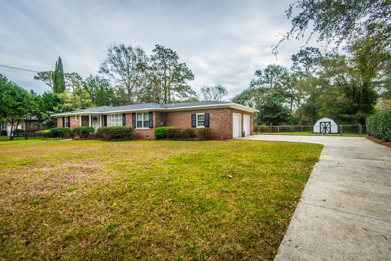 738 Waites Dr, Charleston, SC 29412