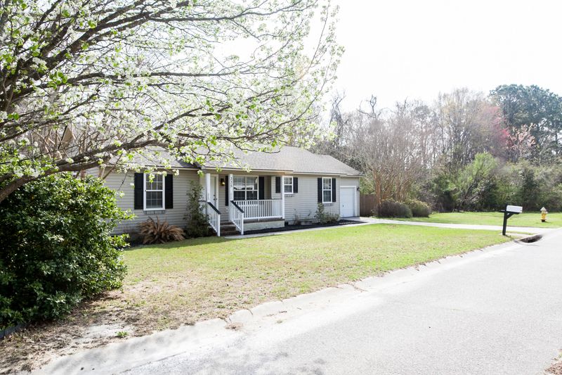 335 Stefan Dr, Charleston, SC 29412