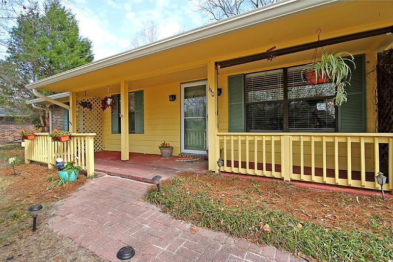 140 White Pine Ct, Moncks Corner, SC 29461