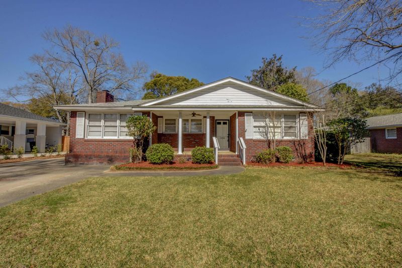 1124 John Rutledge Ave, Hanahan, SC 29410