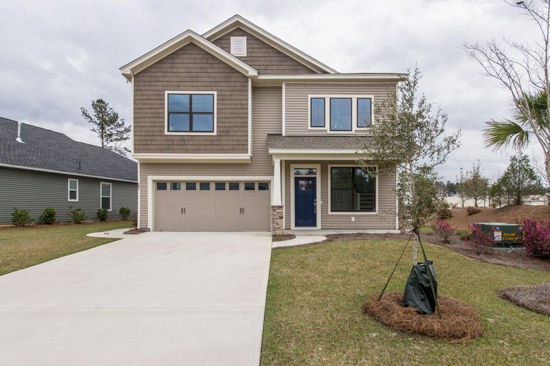 201 Palmetto Walk Dr, Summerville, SC 29483