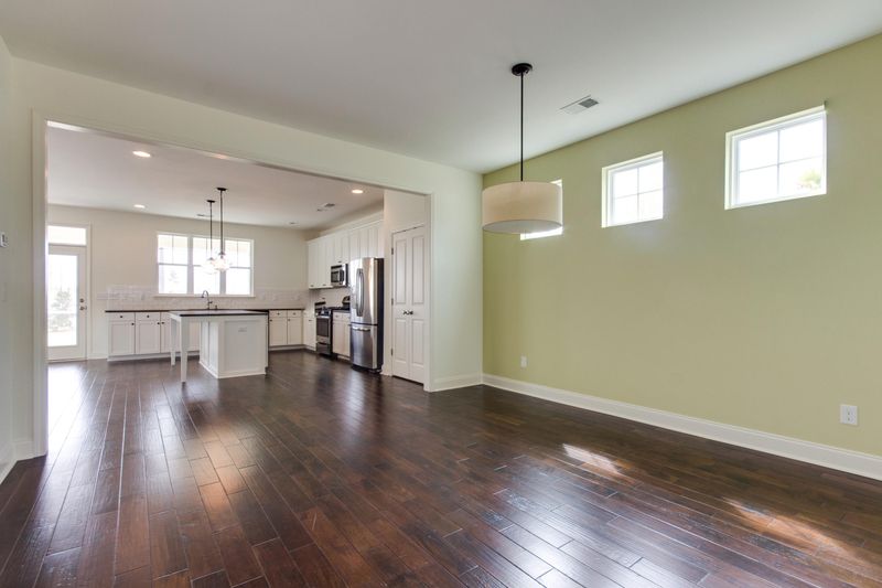 201 Palmetto Walk Dr, Summerville, SC 29483