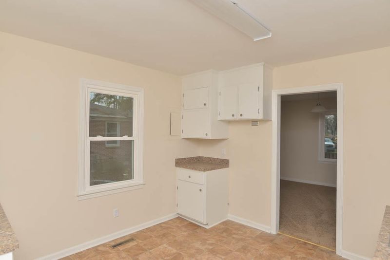 61 Stratton Dr, North Charleston, SC 29420
