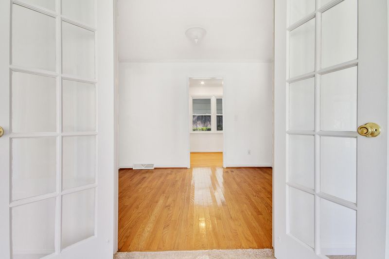 104 Edenbridge Ln, Summerville, SC 29485