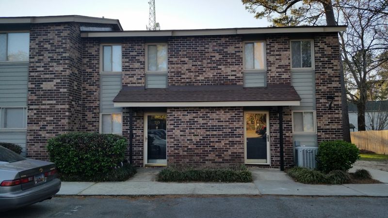 715 Andrea Ln, Hanahan, SC 29410