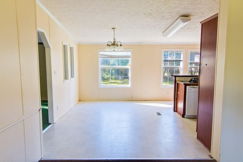 161 Glen St, Summerville, SC 29483