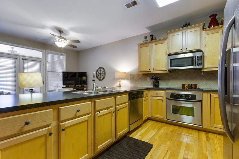 1008 Zinser St, Mount Pleasant, SC 29466