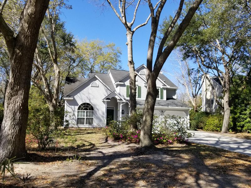 1934 Oak Tree Ln, Mount Pleasant, SC 29464
