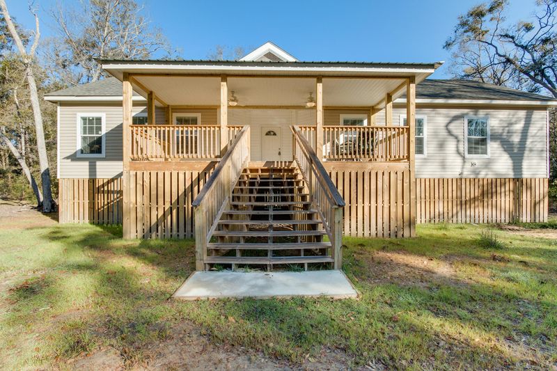 8416 Palmetto Rd, Edisto Island, SC 29438