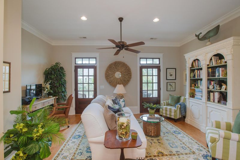 306 Island Park Dr, Charleston, SC 29492