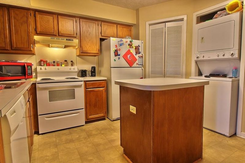 1107 Tailrace Dr, Moncks Corner, SC 29461