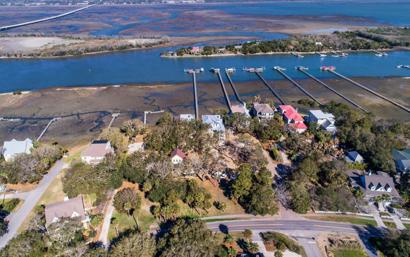 8 Whispering Palms Ln, Isle Of Palms, SC 29451