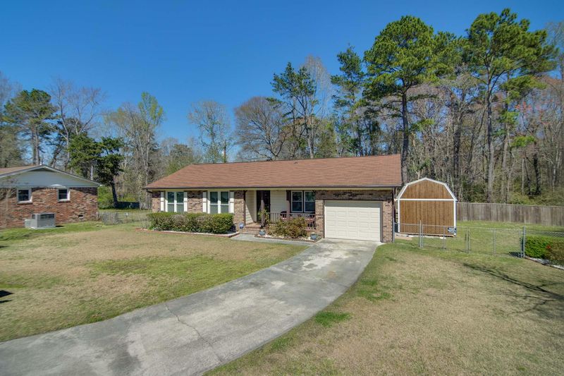 207 Pelican Ln, Ladson, SC 29456