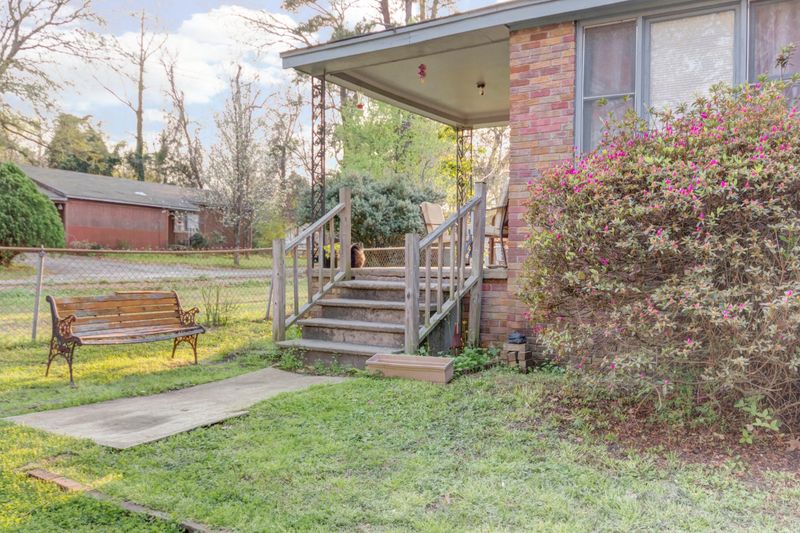 2169 Easy St, North Charleston, SC 29406