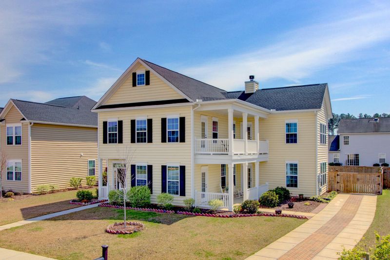 203 Berwick Dr, Summerville, SC 29483