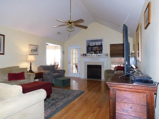 1628 Ocean Neighbors Blvd, Charleston, SC 29412