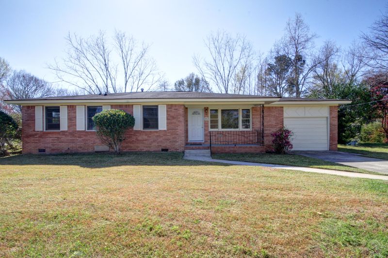 2853 Shadow Ln, North Charleston, SC 29406
