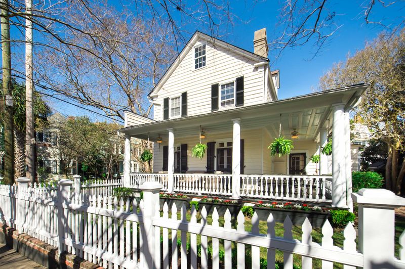 54 Smith St, Charleston, SC 29401