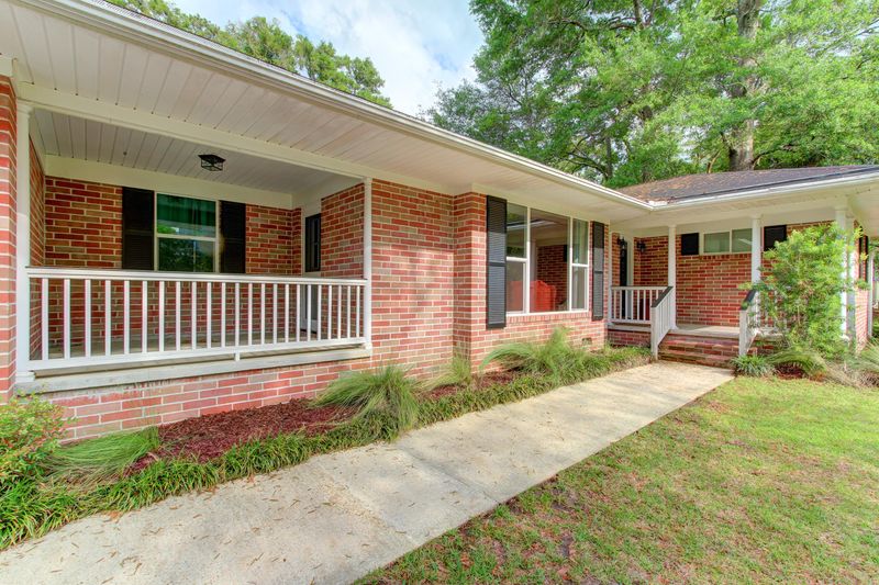 140 Island Dr, Charleston, SC 29407