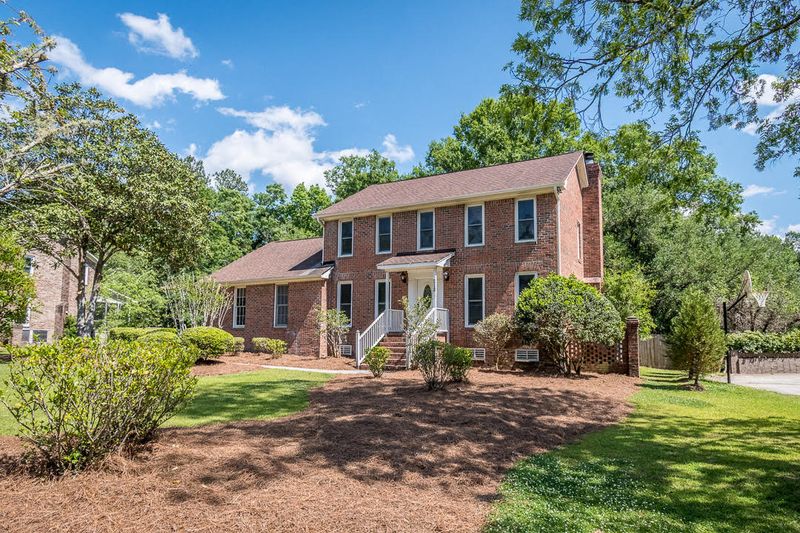 213 Hampton Dr, Summerville, SC 29485