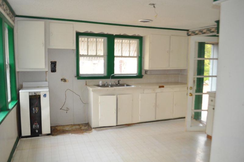 134 Gourdin St, Saint Stephen, SC 29479