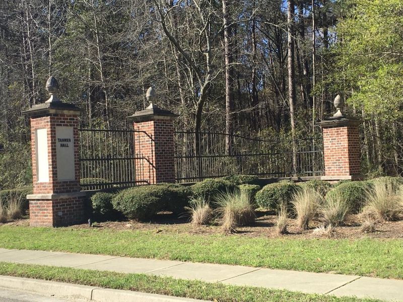 7008 Old Landing Dr, Hanahan, SC 29410