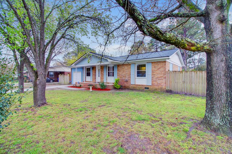 7 Elmora Ave, Goose Creek, SC 29445