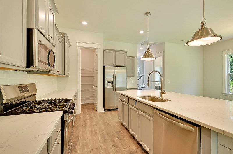 2672 Private Lefler Dr, Johns Island, SC 29455