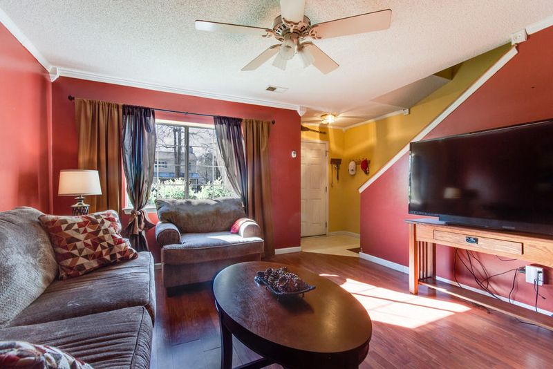 160 Apache Dr, Summerville, SC 29483