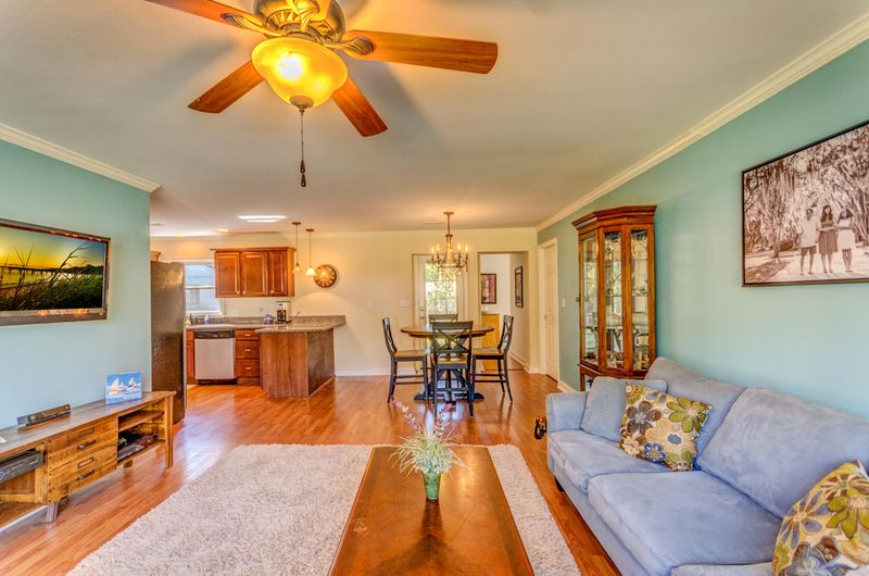 1327 Linden Cir, Charleston, SC 29407