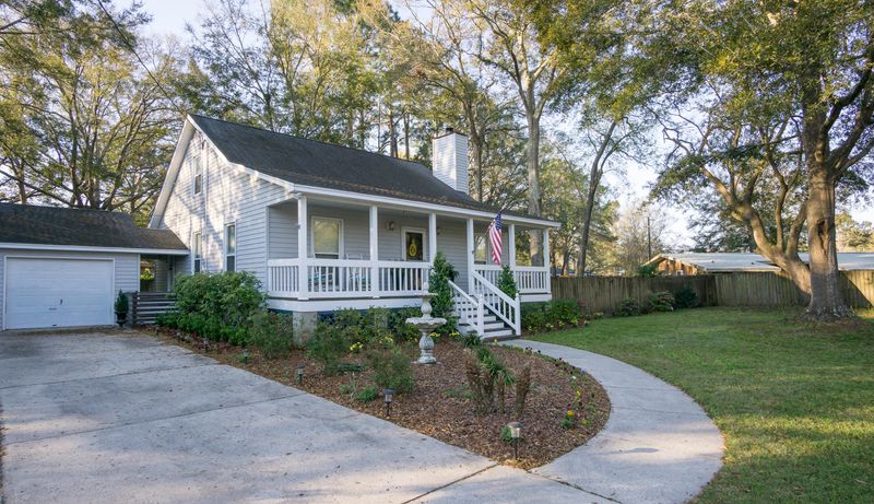 916 Darwin St, Charleston, SC 29412