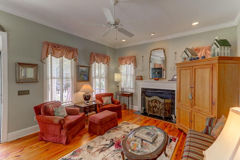 41 Sowell St, Mount Pleasant, SC 29464