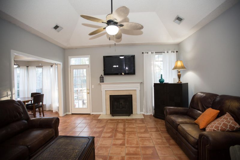 1558 Harborsun Dr, Charleston, SC 29412