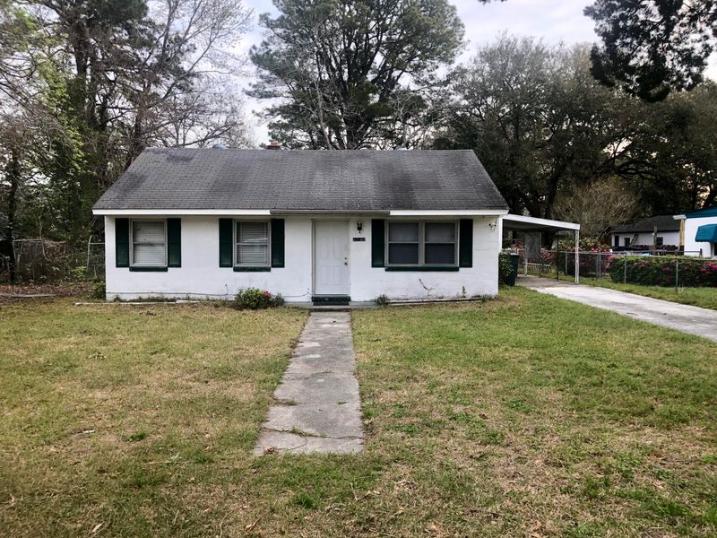 5916 Arbor Rd, Hanahan, SC 29410