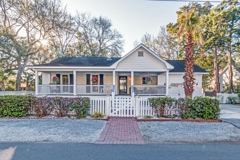 117 Hyer St, Mount Pleasant, SC 29464