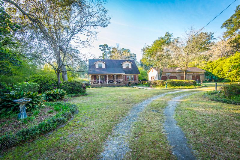 1213 S Main St, Summerville, SC 29483