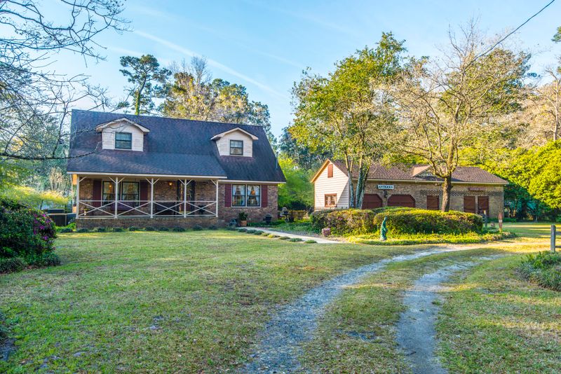 1213 S Main St, Summerville, SC 29483