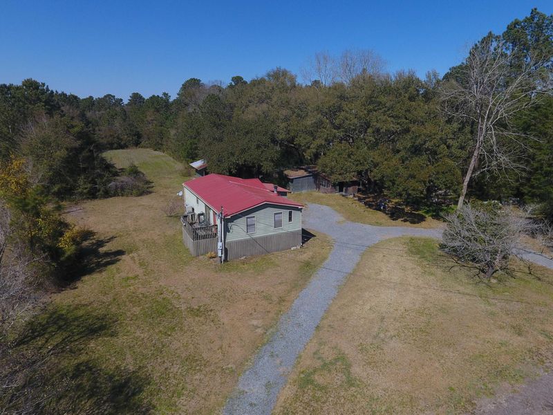 1030 Pinckney St, Mcclellanville, SC 29458