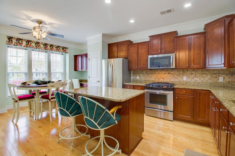423 Eastern Isle Ave, Summerville, SC 29486