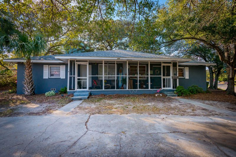 220 E Cooper Ave, Folly Beach, SC 29439