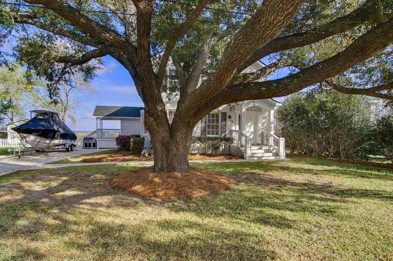 2395 Furman Dr, Charleston, SC 29414
