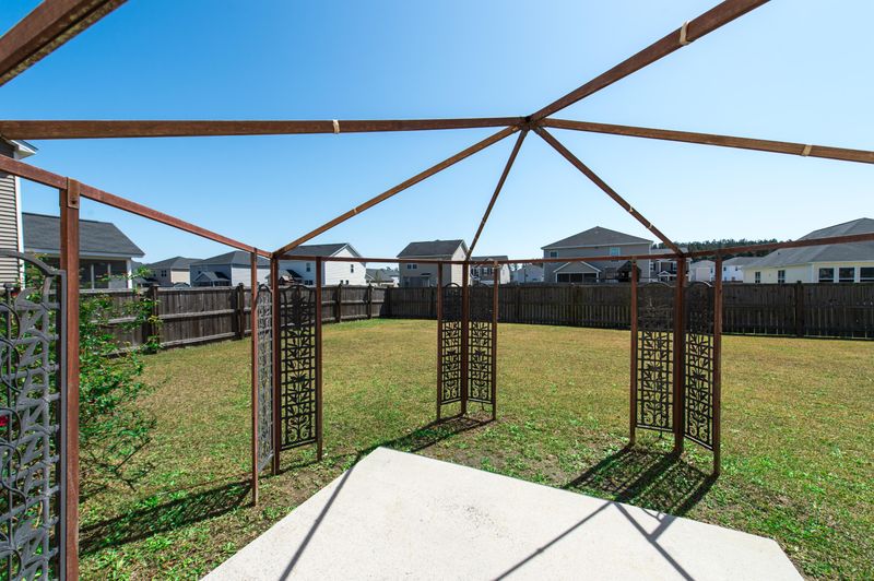 320 Mossy Wood Rd, Summerville, SC 29486