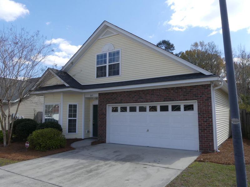 205 Garden Grove Dr, Summerville, SC 29485