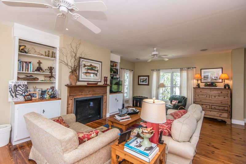 8231 Simmons Pond Rd, Edisto Island, SC 29438