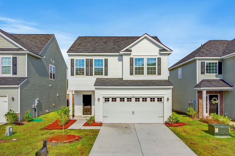 242 Swamp Creek Ln, Moncks Corner, SC 29461
