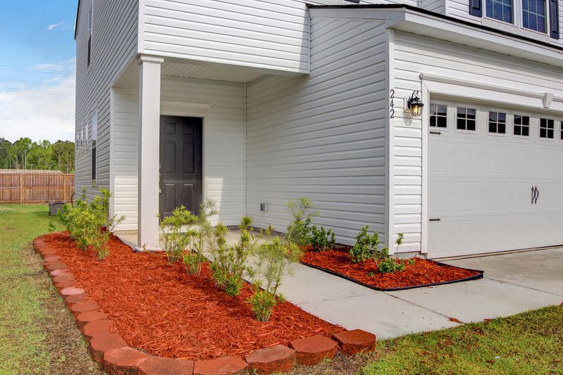 242 Swamp Creek Ln, Moncks Corner, SC 29461