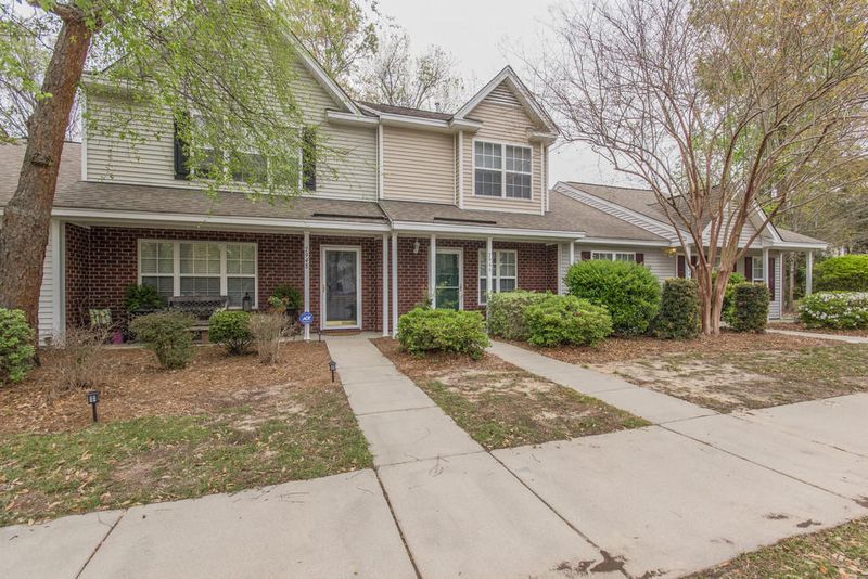 7946 Shadow Oak Dr, North Charleston, SC 29406