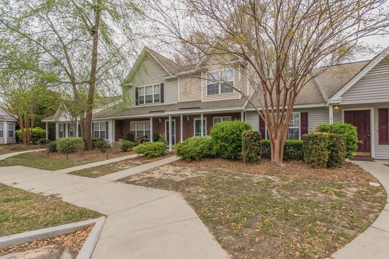 7946 Shadow Oak Dr, North Charleston, SC 29406
