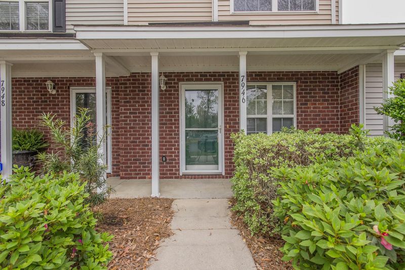 7946 Shadow Oak Dr, North Charleston, SC 29406