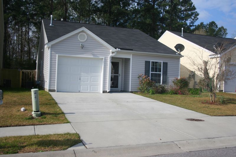 123 Coosawatchie St, Lincolnville, SC 29485